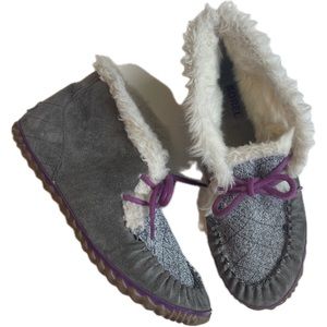 Sorel Out N About High Cut Moccasin Suede Gray Purple Slippers Size 8 090